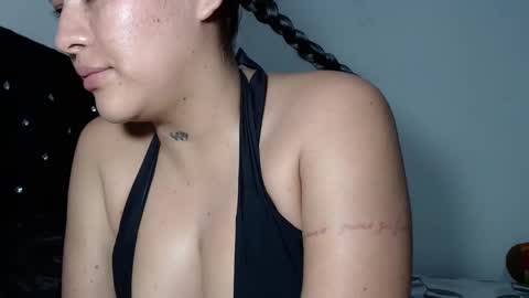 Snapshot of venus_menoza chatting on February 25, 8:58 am venus_menoza online show from February 25, 8:58 am