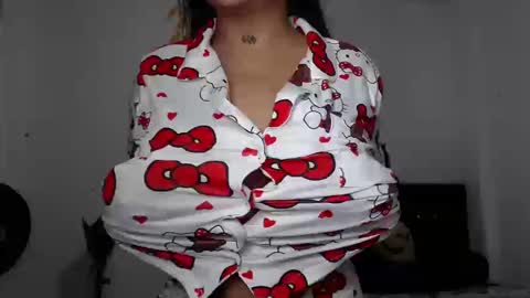 Snapshot of venus_menoza chatting on October 17, 9:51 pm venus_menoza online show from October 17, 9:51 pm