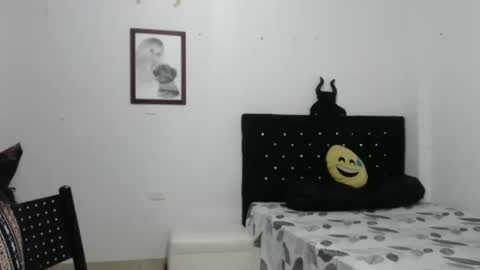 Snapshot of venus_menoza chatting on September 22, 2:37 pm venus_menoza online show from September 22, 2:37 pm