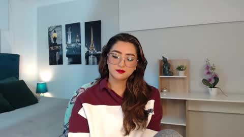 Snapshot of venus_steffen chatting on September 16, 12:35 pm Mia online show from September 16, 12:35 pm