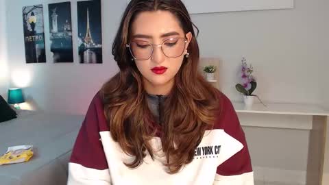 Snapshot of venus_steffen chatting on September 13, 12:35 pm Mia online show from September 13, 12:35 pm