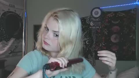 Miss Venus online show from October 23, 12:05 am