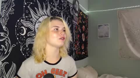 Miss Venus online show from September 29, 2:05 am