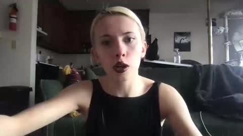 venustheflytrap online show from March 15, 5:37 pm