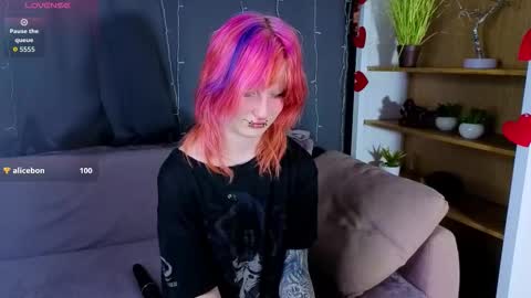 Erica online show from March 5, 8:15 pm