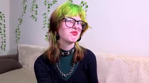 Snapshot of veolatownson chatting on September 18, 7:34 pm Erica online show from September 18, 7:34 pm