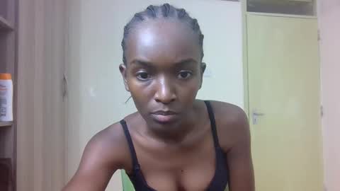 Snapshot of verah_vee chatting on September 24, 8:57 am verah online show from September 24, 8:57 am