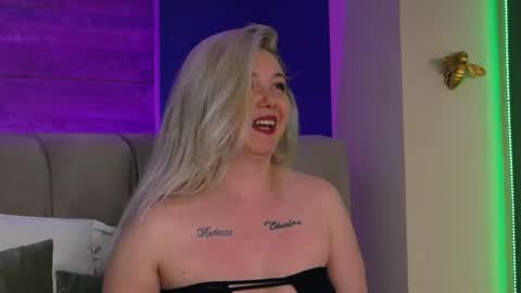 VeraNoires online show from June 9, 5:18 am