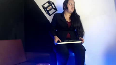   online show from May 23, 9:02 pm