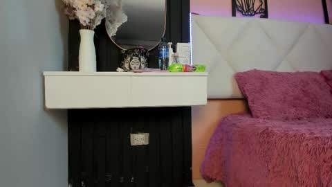 Snapshot of veronica_hill_ chatting on September 9, 3:17 am veronica_hill_ online show from September 9, 3:17 am