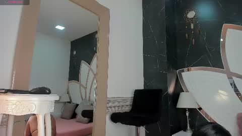 Veronica online show from July 27, 1:19 pm