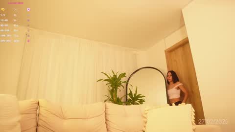 Snapshot of veronica_mendez1 chatting on March 1, 11:06 am Veronica online show from March 1, 11:06 am