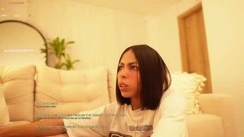 Snapshot of veronica_mendez1 chatting on December 22, 11:54 am Veronica online show from December 22, 11:54 am