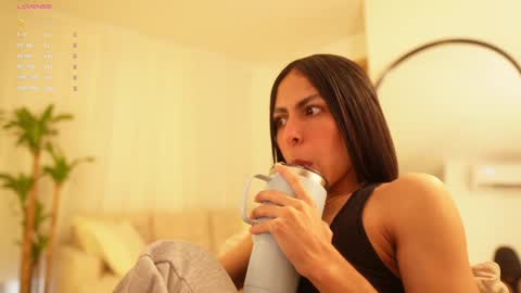 Snapshot of veronica_mendez1 chatting on December 27, 11:50 am Veronica online show from December 27, 11:50 am