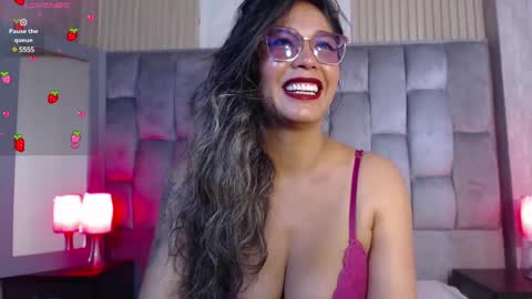 Snapshot of veronica_saenzz1 chatting on February 26, 8:24 pm Vero online show from February 26, 8:24 pm