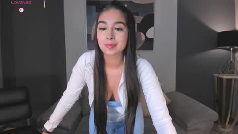 Snapshot of veronicablue1 chatting on October 2, 11:37 am veronicablue1 online show from October 2, 11:37 am