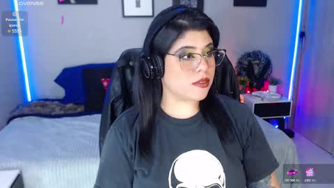 Snapshot of veronika_metalstar chatting on December 25, 10:27 pm Miss Veronika online show from December 25, 10:27 pm