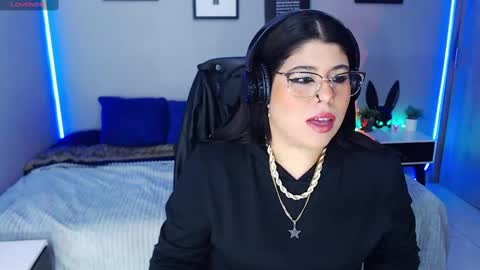 Snapshot of veronika_metalstar chatting on January 16, 12:42 pm Miss Veronika online show from January 16, 12:42 pm