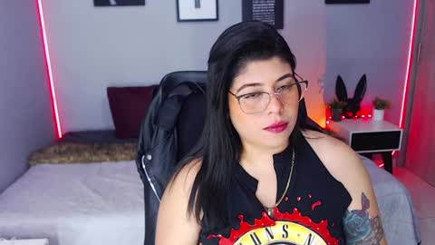 Snapshot of veronika_metalstar chatting on February 3, 2:24 pm Miss Veronika online show from February 3, 2:24 pm