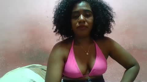 Snapshot of verronique1511 chatting on January 21, 7:39 pm verronique1511 online show from January 21, 7:39 pm