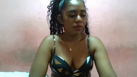 Snapshot of verronique1511 chatting on February 2, 4:26 am verronique1511 online show from February 2, 4:26 am