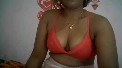 Snapshot of verronique1511 chatting on October 16, 8:22 pm verronique1511 online show from October 16, 8:22 pm