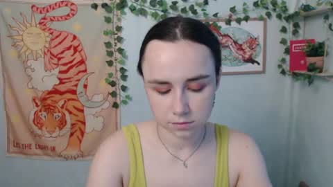 veryveryvery_shy online show from July 22, 6:03 am