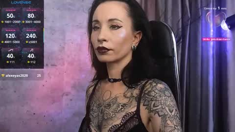 Snapshot of vespera_ chatting on October 9, 8:57 pm Lady or Goddess Vespera online show from October 9, 8:57 pm