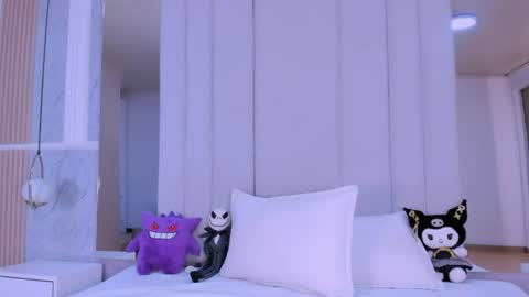 Vesper Velvet  online show from July 25, 1:07 pm