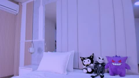 Vesper Velvet  online show from July 23, 12:02 pm