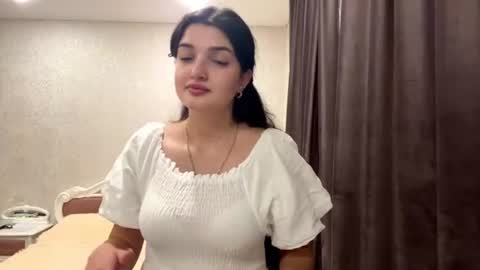 Izzabel online show from July 28, 4:39 pm