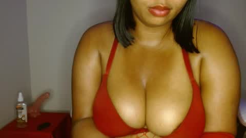 vibe_xxxo online show from July 18, 5:55 am