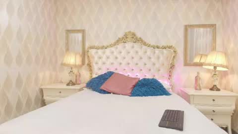 vicky_sky_ online show from May 11, 11:56 am