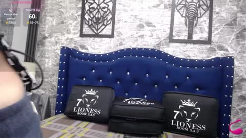 vickycute52 online show from March 6, 8:05 pm