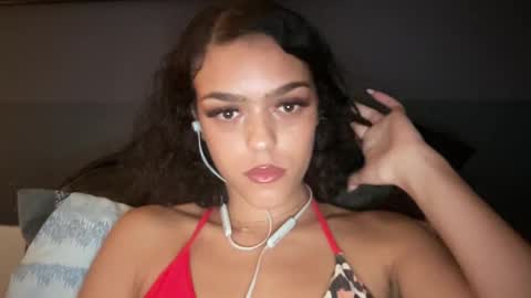Snapshot of vickyyyx chatting on December 20, 5:57 am Goddess Victory  online show from December 20, 5:57 am
