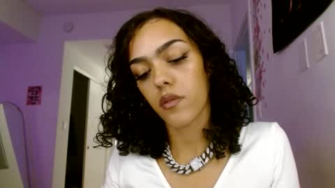 Goddess Victory  online show from November 26, 2:45 am