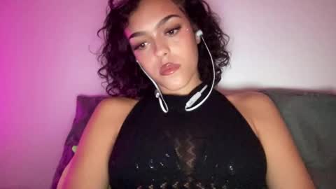 Snapshot of vickyyyx chatting on February 18, 5:31 am Goddess Victory  online show from February 18, 5:31 am