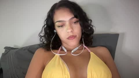 Snapshot of vickyyyx chatting on February 5, 12:53 am Goddess Victory  online show from February 5, 12:53 am