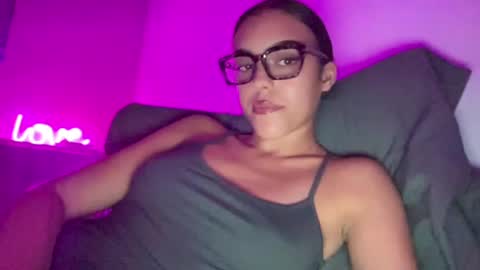 Snapshot of vickyyyx chatting on February 15, 4:58 am Goddess Victory  online show from February 15, 4:58 am