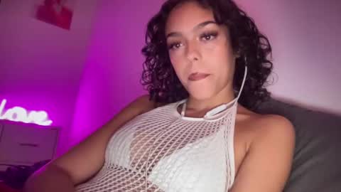 Snapshot of vickyyyx chatting on February 22, 5:34 am Goddess Victory  online show from February 22, 5:34 am