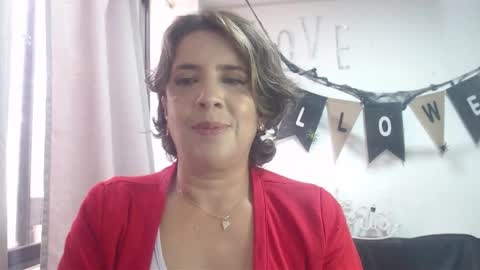 Snapshot of victoria25_meester chatting on October 19, 7:49 pm Hi guys Im victoria Be the one who can control me in PVT online show from October 19, 7:49 pm