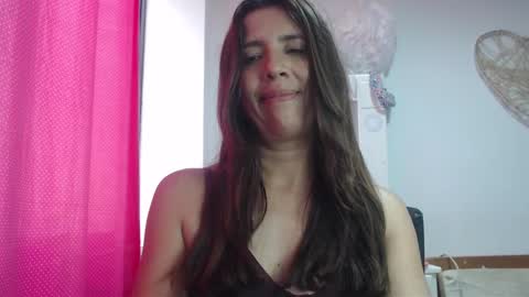 Snapshot of victoria25_meester chatting on February 11, 6:33 pm Hi guys Im victoria Be the one who can control me in PVT online show from February 11, 6:33 pm