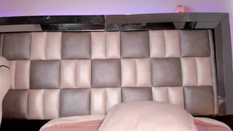 Snapshot of victoria__js_ chatting on February 27, 1:38 pm Victoria online show from February 27, 1:38 pm