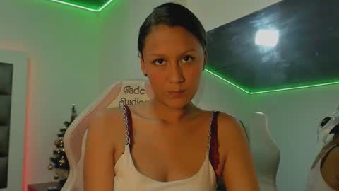 Victoria online show from December 15, 8:03 pm