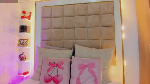 Victoria valentina  online show from April 16, 12:27 pm