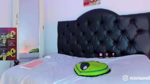 Snapshot of victoria_alien chatting on September 16, 4:59 pm Victoria independent model online show from September 16, 4:59 pm