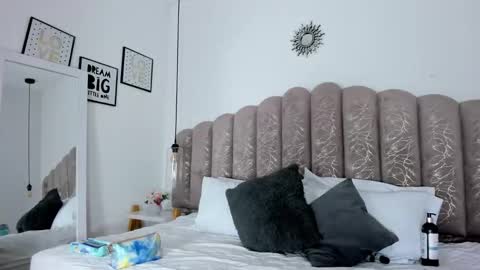 valentina online show from October 24, 12:01 pm