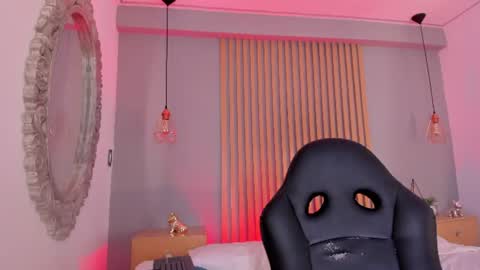 Victoria online show from June 10, 7:34 pm