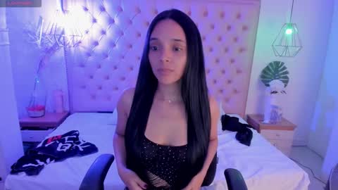 victoria_kitt online show from November 5, 7:30 pm