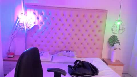 victoria_kitt online show from November 17, 7:14 pm